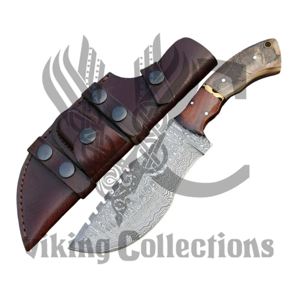 Ram Horn & Walnut wood handle tracker knife